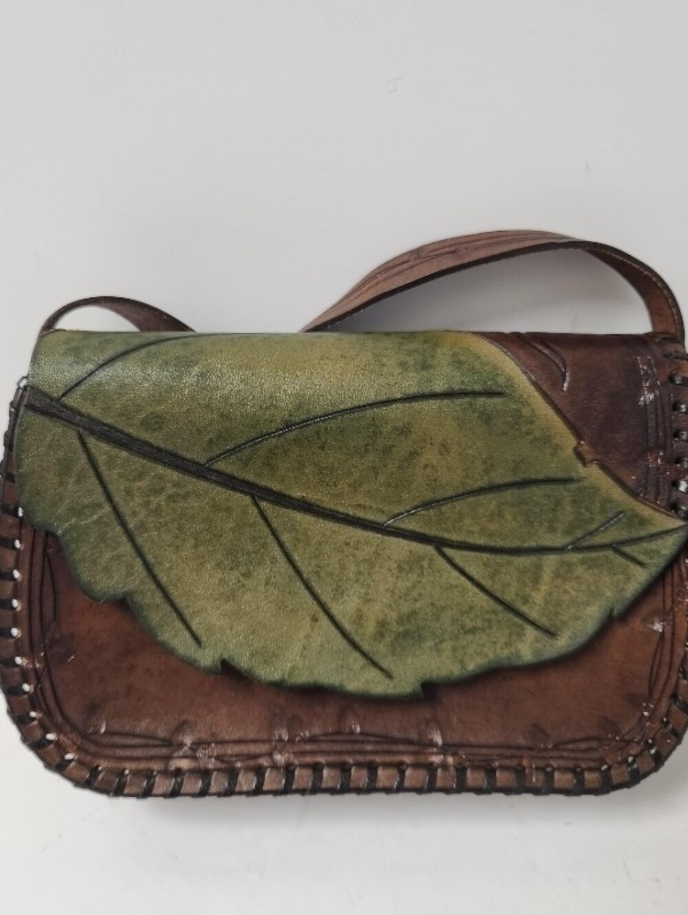 Adorable Leaf Brown Vachetta Leather Women's  Bag with Zip Pocket